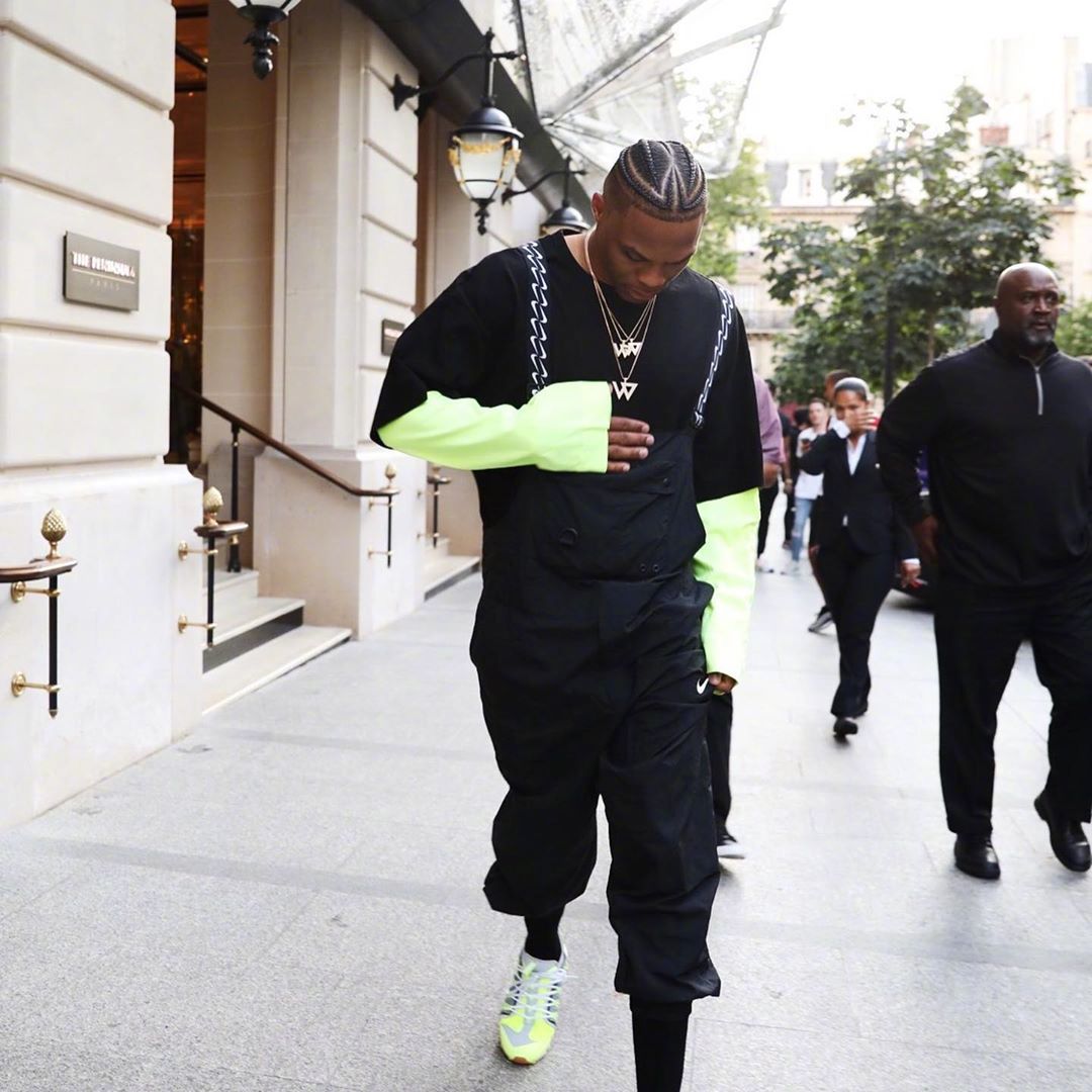 与右中卫之 与右中卫之